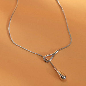 Bela Necklace